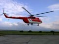 Vrtuľník Mi-8 OM-EVA AIR-TRANSPORT EUROPE 15.6.2005 ráno vyviezol na Zbojnícku chatu vo Vysokých Tatrách zásoby potravín. Foto: Pavol Svetoň 