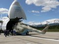 Antonov An-124 Ruslan pod Vysokými Tatrami - nakladanie Mi-17, Dávid a Goliáš, Foto: Pavol Svetoň
