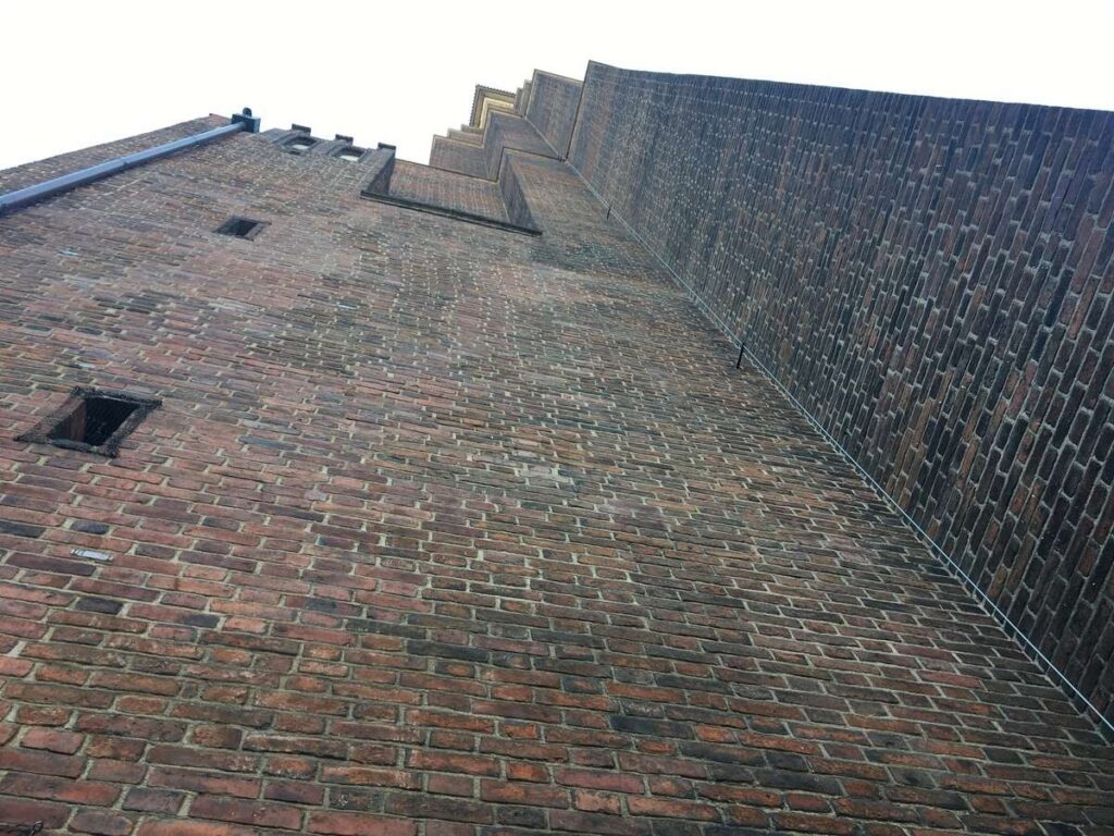 Koordinácia komunikácie naprieč platformami