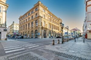 Intervencie centrálnej banky na devízovom trhu