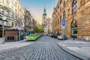 Indexy, kotácie a obchodné príkazy