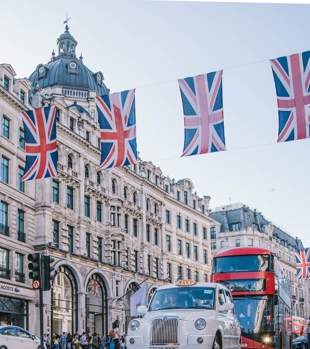 Sociálne tokeny a správa komunity bez ponzinomiky