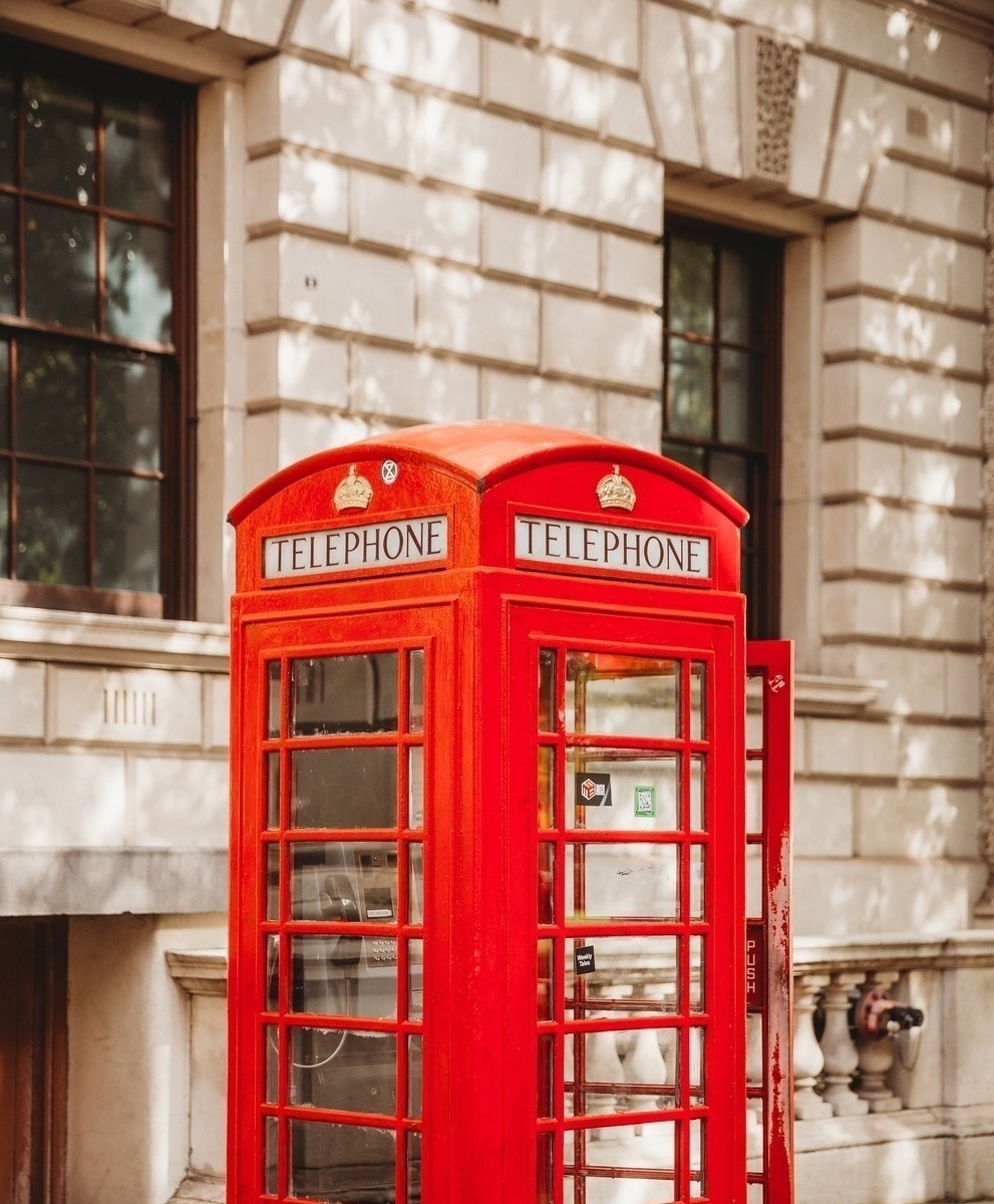 Dividendy a úroky: zrážková daň doma a v zahraničí