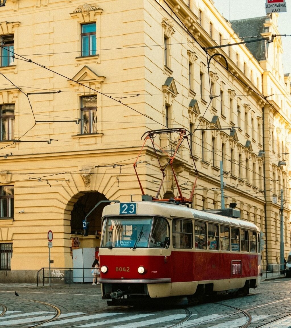 Pôžičky pre dôchodcov: špecifiká a opatrnosť