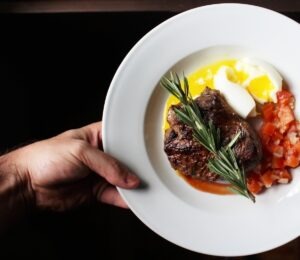 Od SWOT k stratégii: 4 kombinácie (SO, WO, ST, WT)