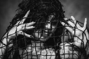 Spolupráca s univerzitami a think-tankmi