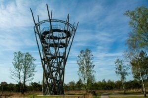 Materiálové porovnání: ocel, plast, dřevo