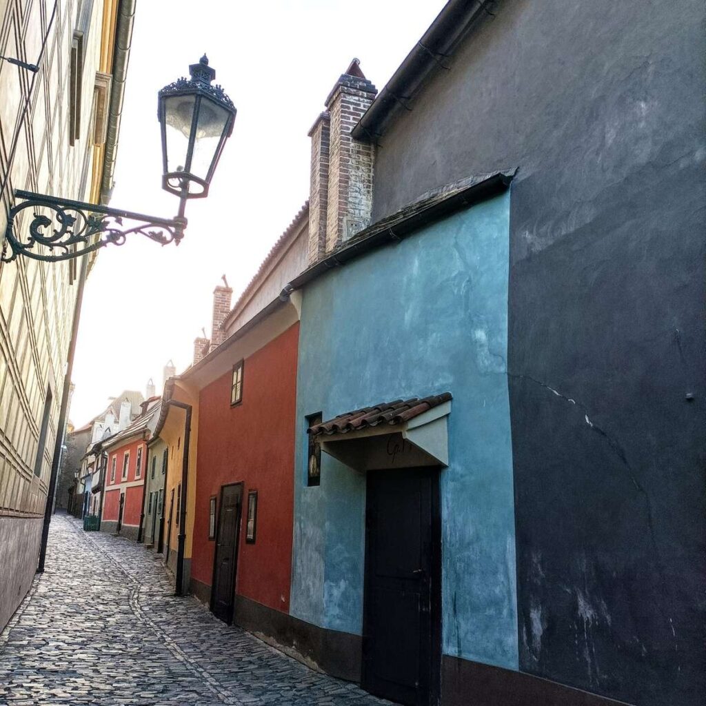 vzdelavanie-financie-ekonomika-podnikanie-320