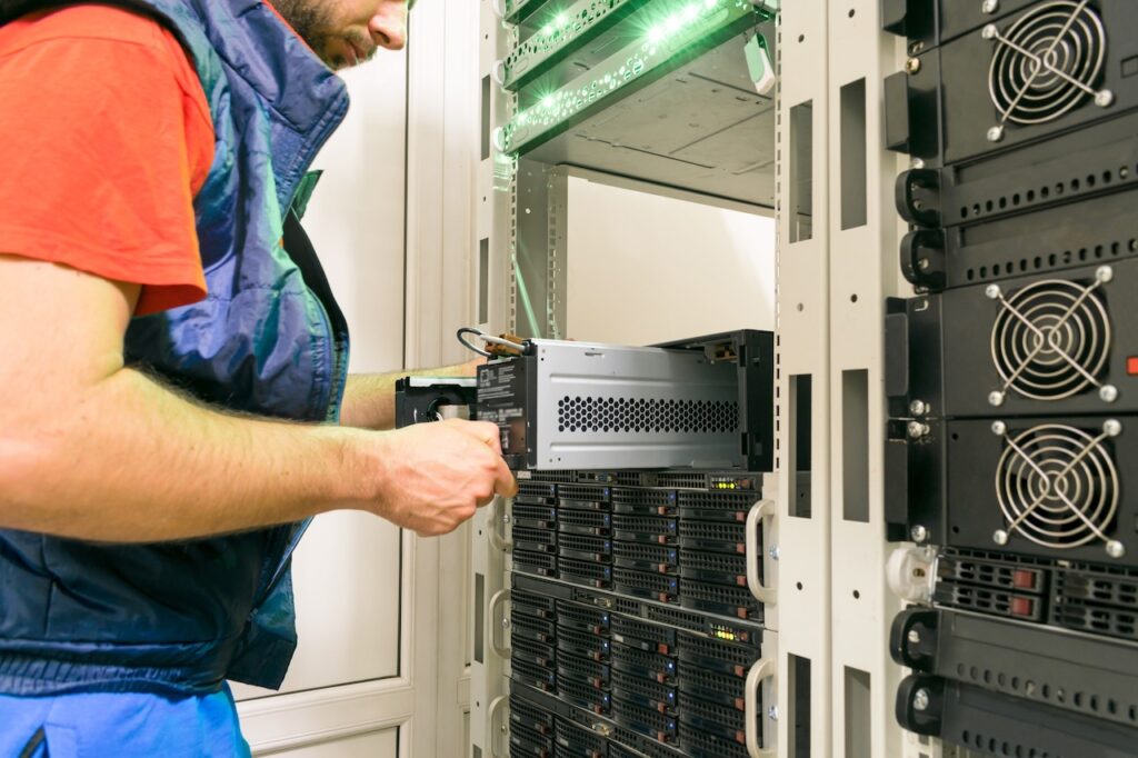 Neprerušiteľné napájanie (UPS): Čo to je a ako funguje?