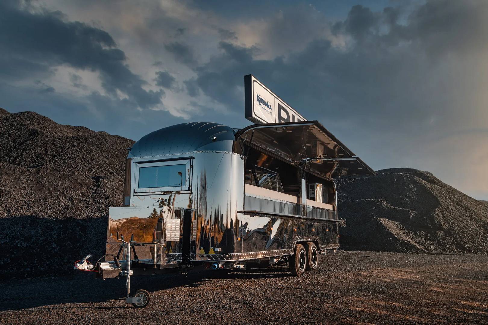 výrobca food truck.jpg