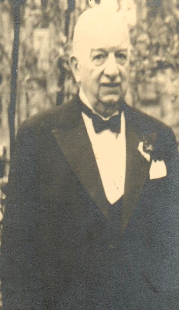 Dr. Leo Uhlig